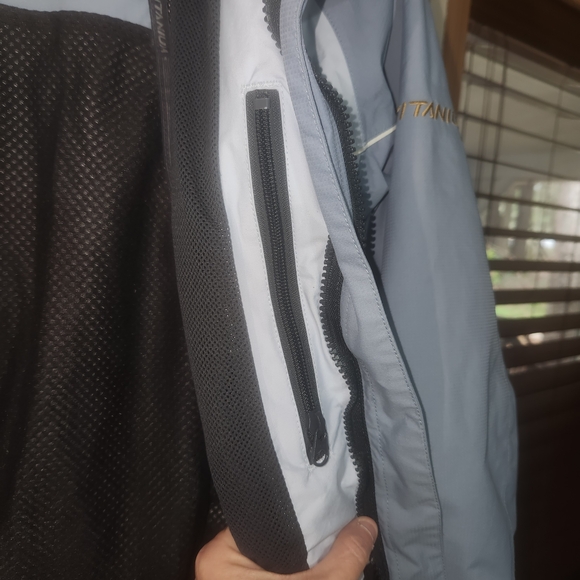 💥COLUMBIA TITANIUM WOMEN’S SMALL OMNI-TECH HOODED JACKET – MUST HAVE! - Picture 13 of 16